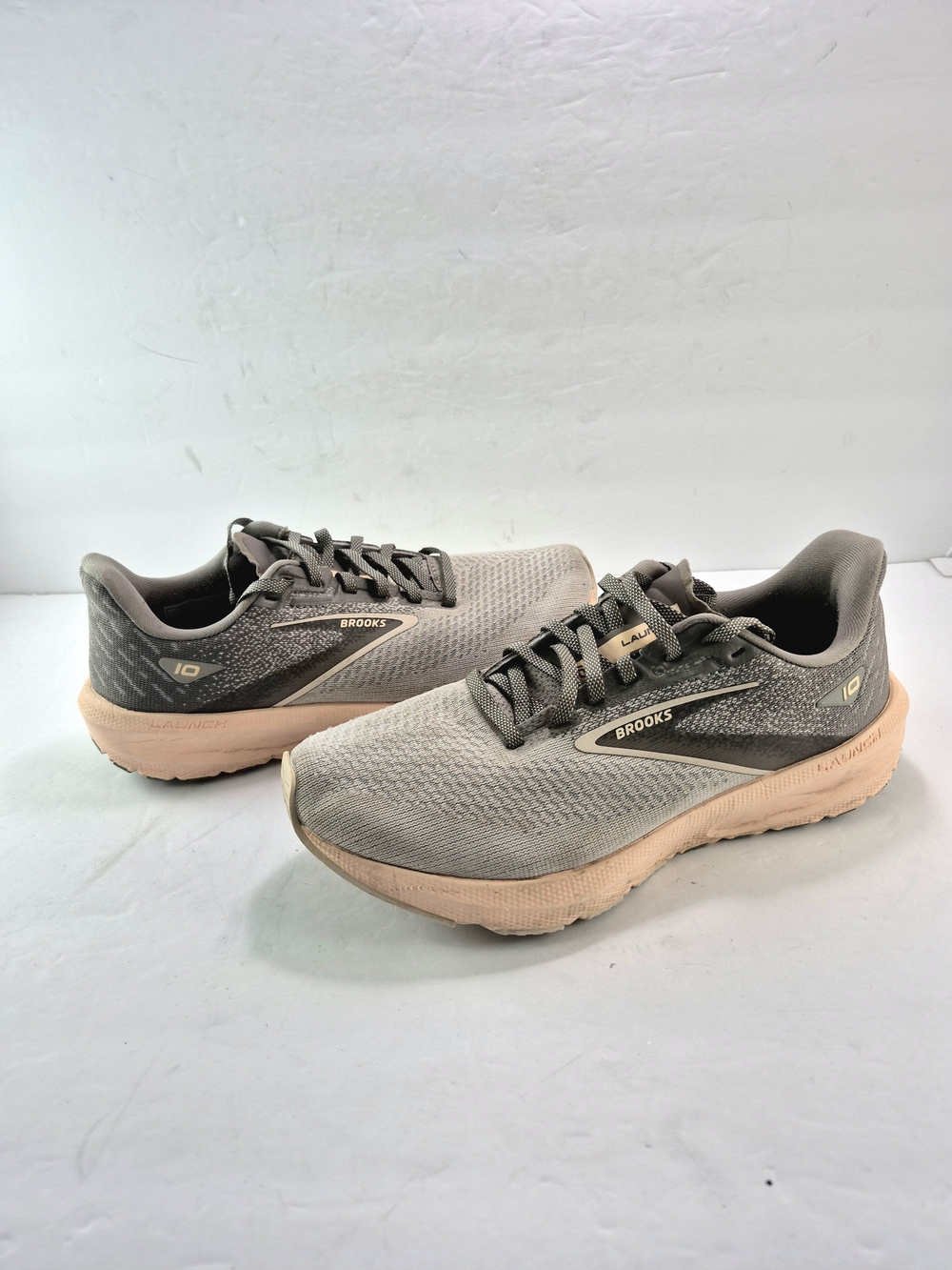 Brooks Launch 10 Women's Running Shoes Size 8.5 Grey Peach Neutral Athletic Snea